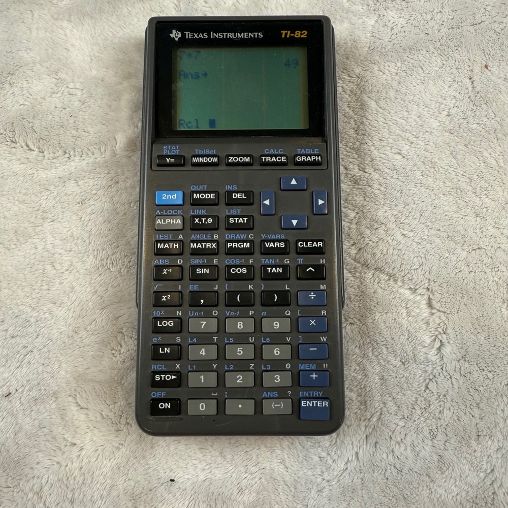 Texas Instruments TI-82 Graphing Calculator Math Science‎ School